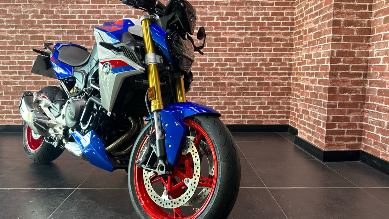 BMW F900 R (25MY)